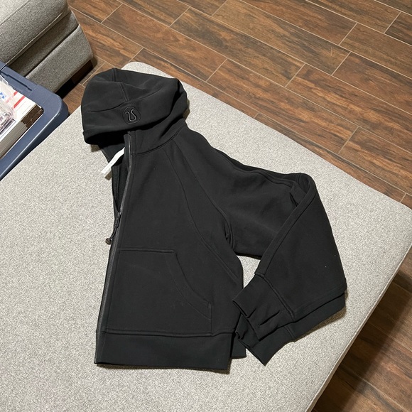 Lululemon Scuba Full Zip - Picture 2 of 5